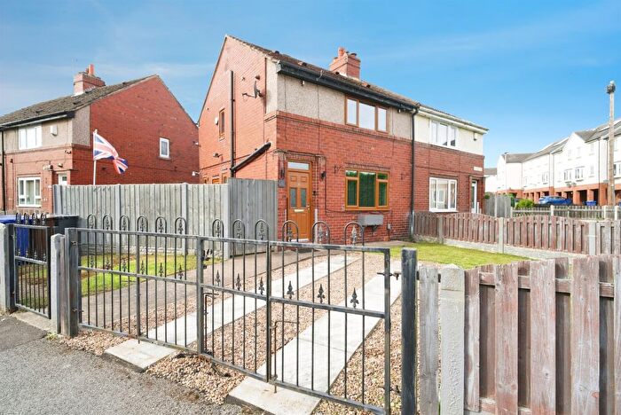 3 Bedroom Semi-Detached House For Sale In Lang Avenue, Barnsley, S71