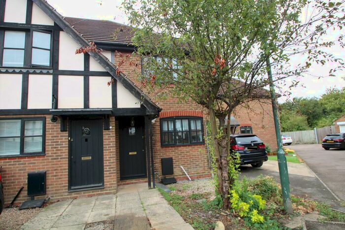 2 Bedroom Terraced House To Rent In Rosemary Close, Croydon, CR0