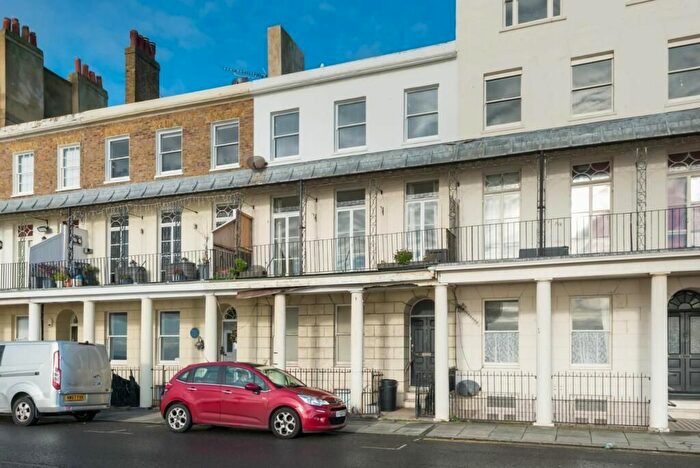 1 Bedroom Flat To Rent In Wellington Crescent, Ramsgate, CT11