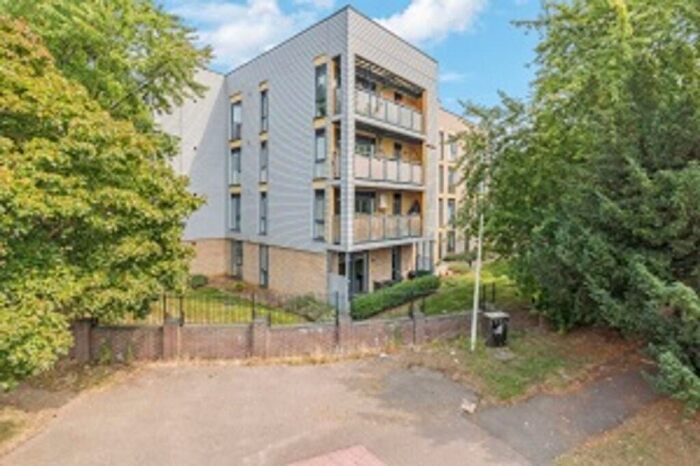 2 Bedroom Apartment For Sale In Allwoods Place, Hitchin, SG4