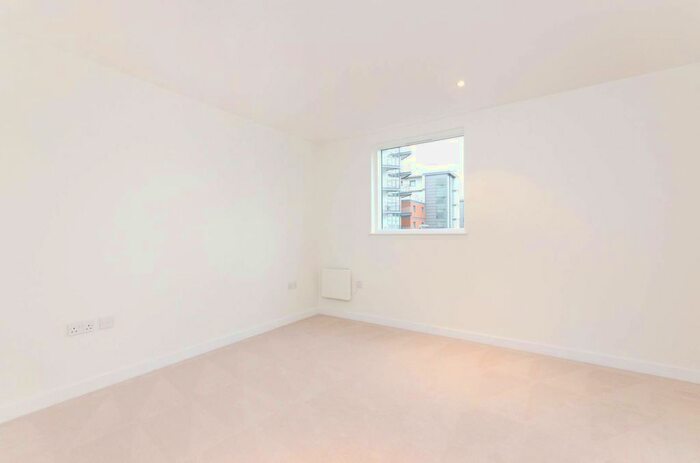 1 Bedroom Flat To Rent In Kew Bridge West, Kew Bridge, Brentford, TW8
