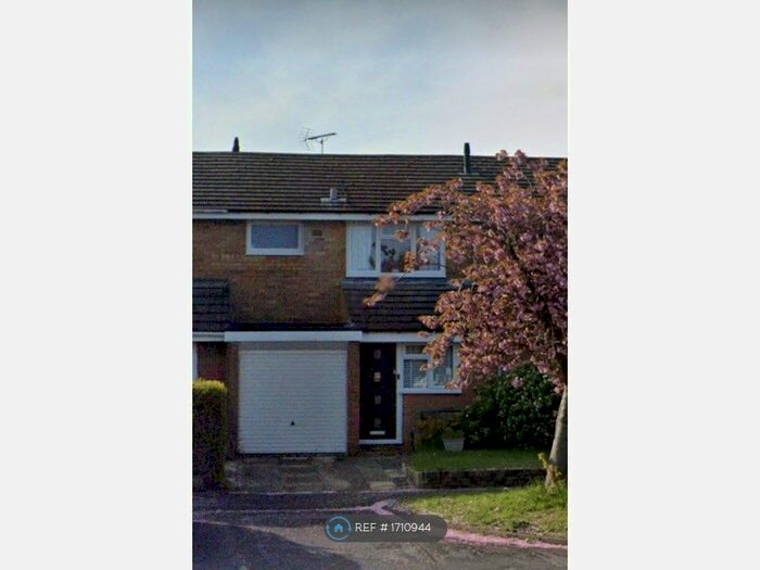 3 Bedroom Terraced House To Rent In St. Pauls Gate, Wokingham, RG41