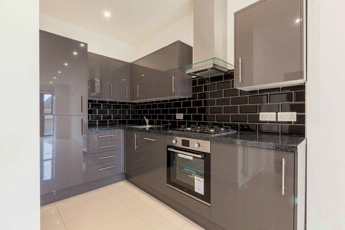 2 Bedroom Flat To Rent In Old Street, Shoreditch, London, EC1V