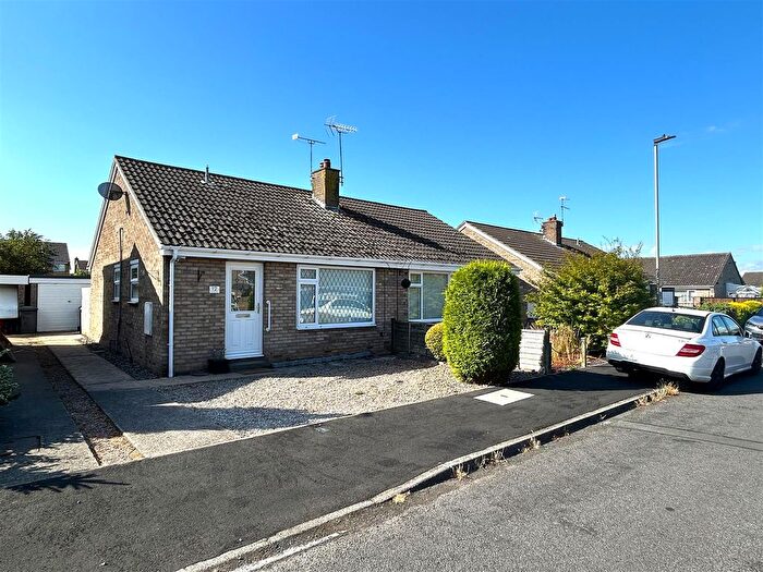 2 Bedroom Semi Detached Bungalow For Sale In Cedar Close, Thorpe Willoughby, YO8