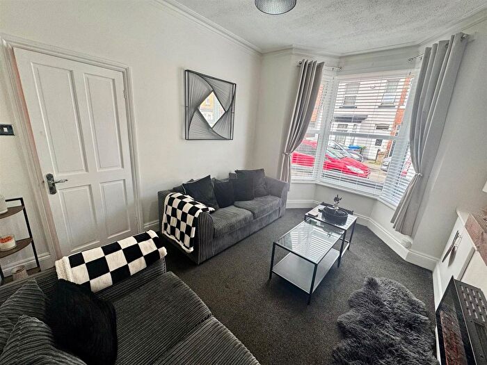 2 Bedroom Terraced House For Sale In Spring Bank, Scarborough, YO12