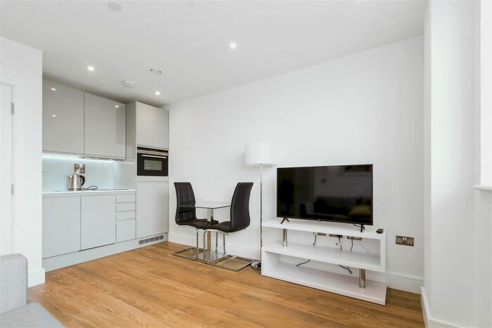 1 Bedroom Flat To Rent In Papermill House, South Street, Romford, RM1
