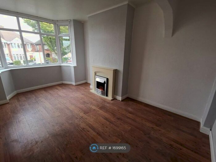 3 Bedroom Semi-Detached House To Rent In Ryde Park Road, Rednal, Birmingham, B45