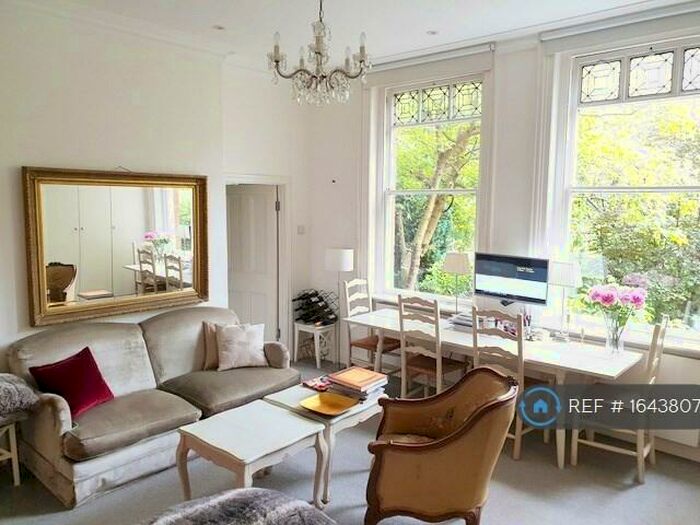 Studio To Rent In Netherhall Gardens, London, NW3