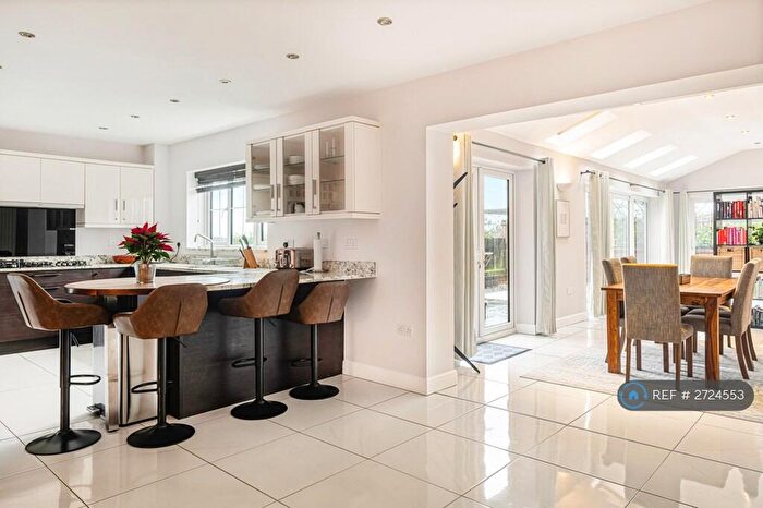 5 Bedroom Detached House To Rent In Clementine Drive, Nottingham, NG3