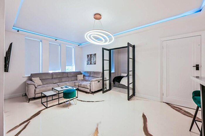 1 Bedroom Flat To Rent In Finchley Road, Hampstead, London, NW3