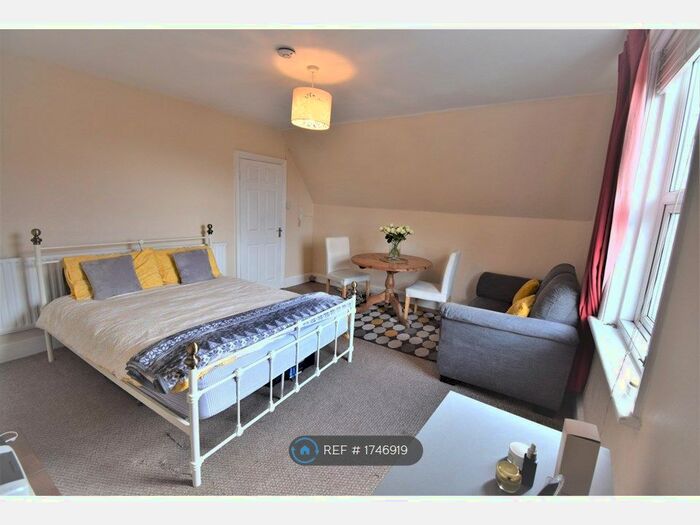 1 Bedroom Flat To Rent In Guildford, Guildford, GU1