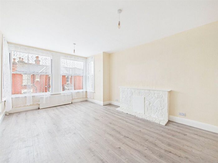 1 Bedroom Flat To Rent In Denton Road, East Twickenham, TW1