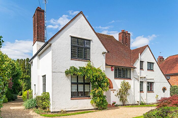 4 Bedroom Detached House For Sale In Oval Way, Gerrards Cross, SL9