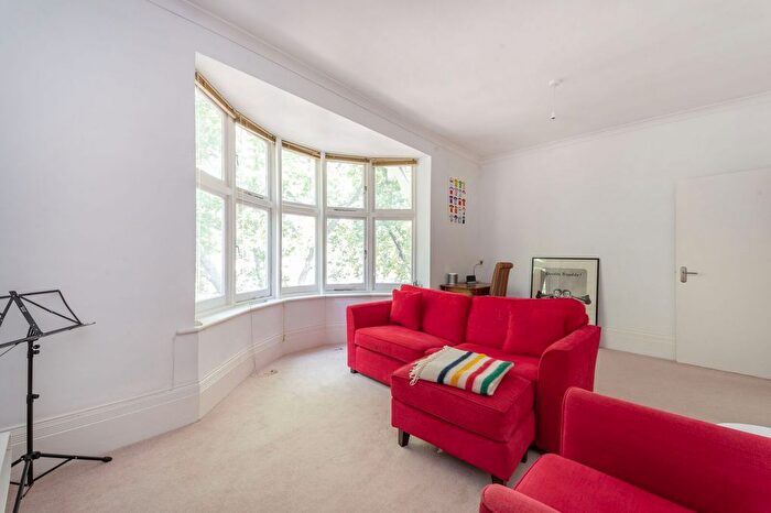 2 Bedroom Flat To Rent In Chiswick High Road, Chiswick, London, W4