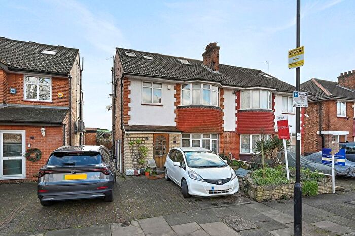 4 Bedroom Semi-Detached House For Sale In Bowes Road, Acton, W3