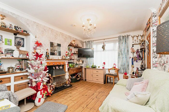 3 Bedroom End Of Terrace House For Sale In Foster Road, Norwich, Norfolk, NR3