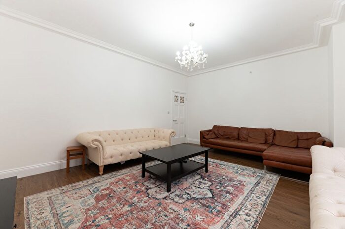 3 Bedroom Flat To Rent In Marylebone Road, London, NW1