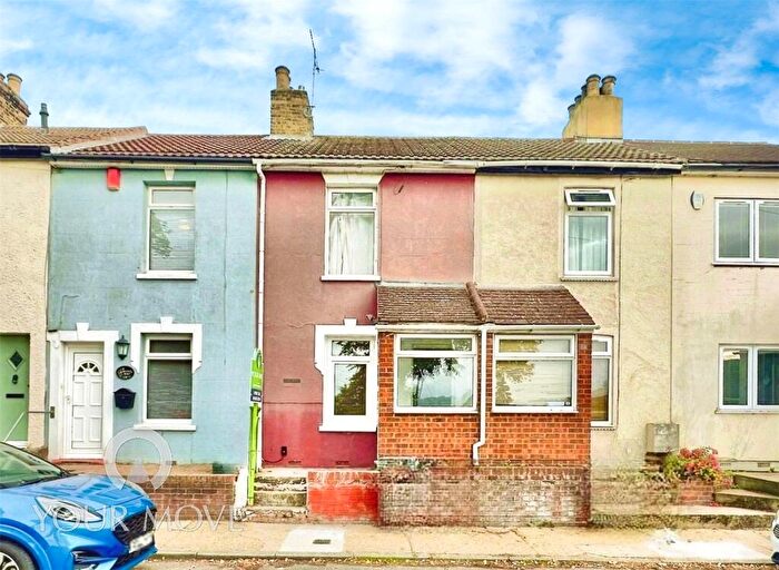 2 Bedroom Terraced House For Sale In Mounts Road, Greenhithe, Kent, DA9