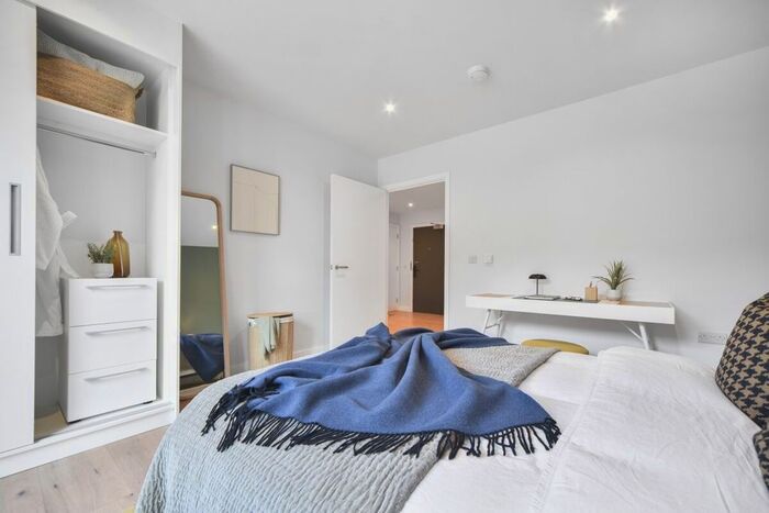 3 Bedroom Flat To Rent In Uncle, Deptford, SE8