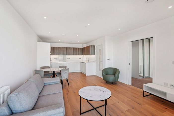 1 Bedroom Flat To Rent In Twickenham Gateway, London Road, Twickenham, TW1