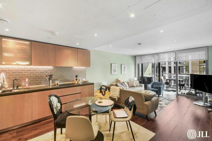 2 Bedroom Flat To Rent In Palmer Road, London, SW11