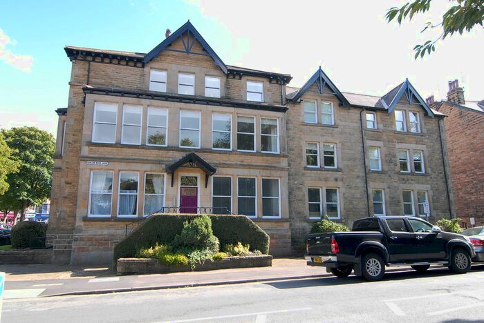 2 Bedroom Flat To Rent In Park Place, Valley Drive, Harrogate, HG2