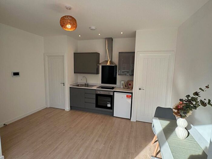 1 Bedroom Flat To Rent In Cliff Road, Nottingham, Nottinghamshire, NG1