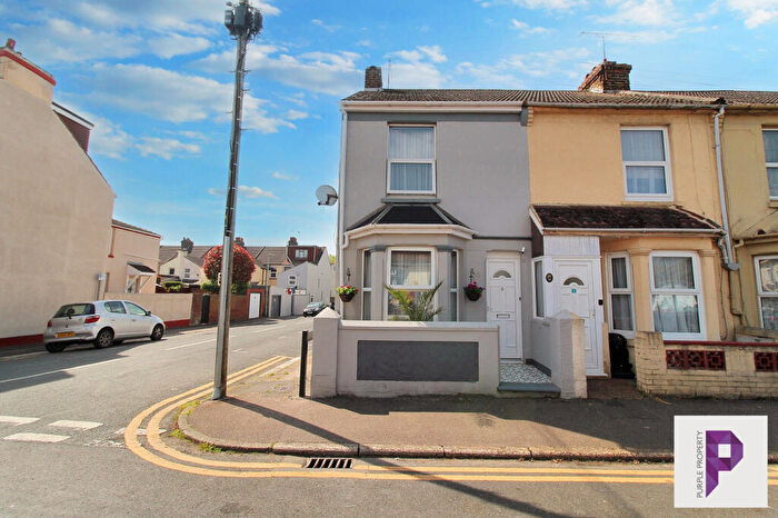 3 Bedroom End Of Terrace House For Sale In Selbourne Road, Gillingham, ME7