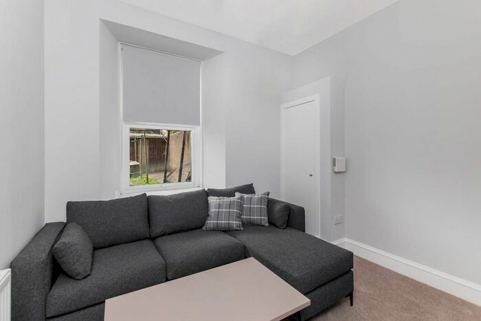 2 Bedroom Flat To Rent In Provost Road, City Centre, Dundee, DD3