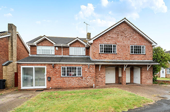 5 Bedroom Detached House For Sale In White Edge Moor, Liden, Swindon, SN3