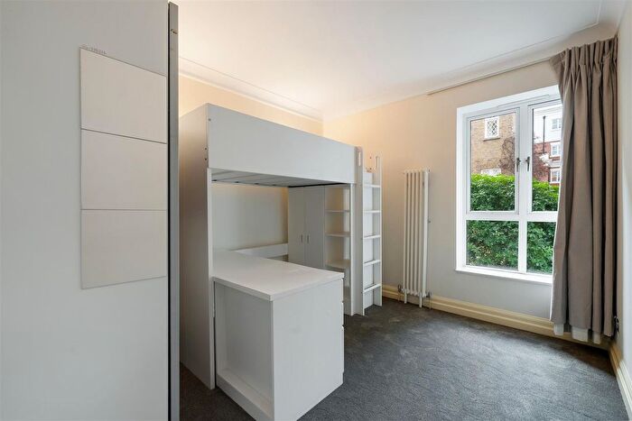 3 Bedroom Flat For Sale In Abbots Walk, Kensington Green, W8