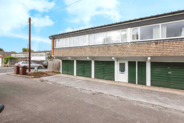 2 Bedroom Flat For Sale In Falkland Way, Birmingham, B36