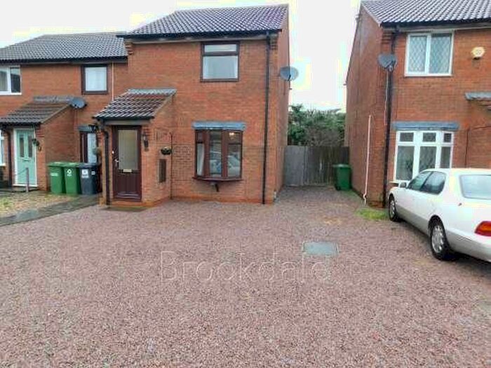 3 Bedroom End Of Terrace House To Rent In Maple Court, PE7