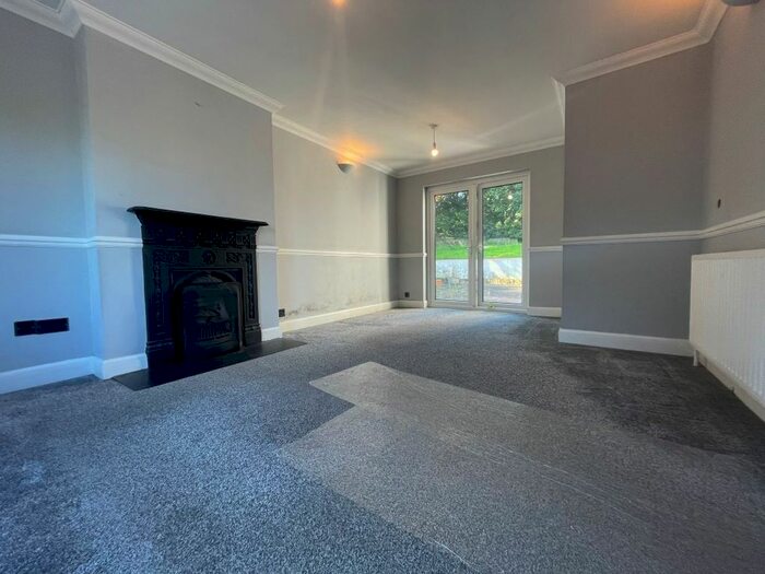 4 Bedroom Detached House For Sale In The Cottages, Oakridge Lane, Aldenham, Hertfordshire, WD25