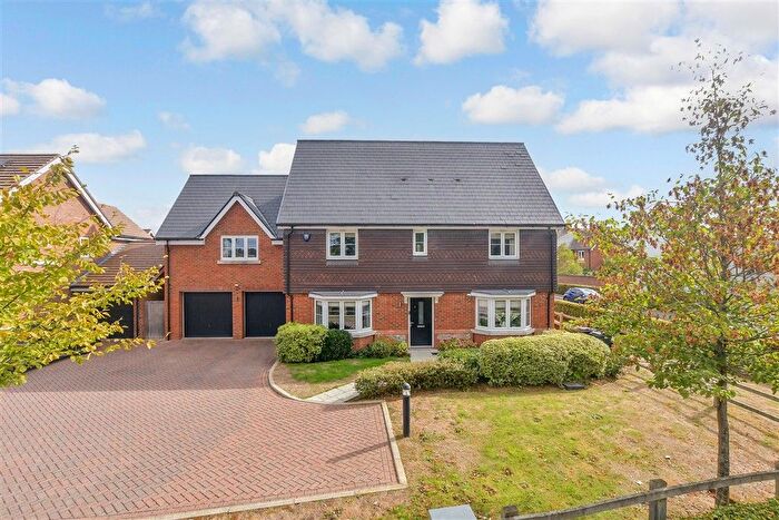 4 Bedroom Detached House For Sale In The Wickets, Marden, Kent, TN12