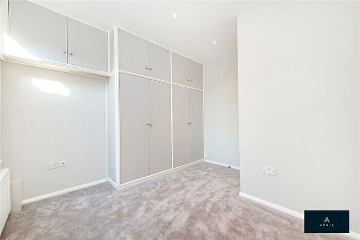 3 Bedroom Flat To Rent In Harold Road, London, E11