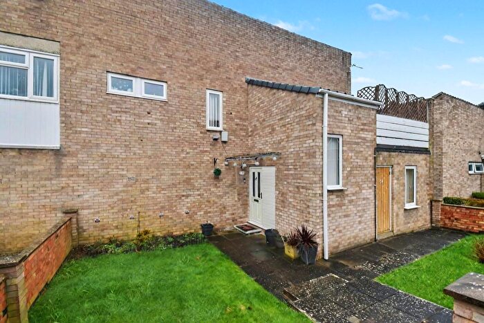 3 Bedroom Flat For Sale In Epsom Walk, Corby, NN18