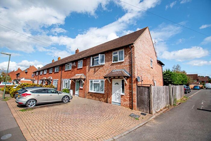 1 Bedroom Flat For Sale In Hornbeam Road, Guildford, GU1