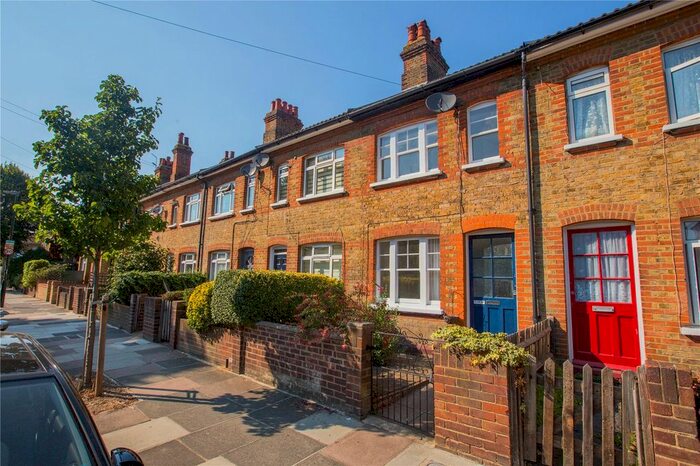2 Bedroom Detached House To Rent In Manor Grove, Richmond, TW9