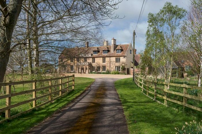 6 Bedroom Property For Sale In Scotsgrove, Thame, OX9
