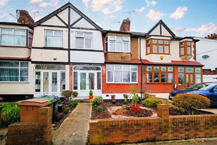 3 Bedroom Terraced House To Rent In Larkshall Road, London, E4