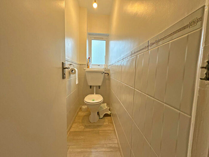 3 Bedroom End Of Terrace House For Sale In Leather Gardens, London, E15