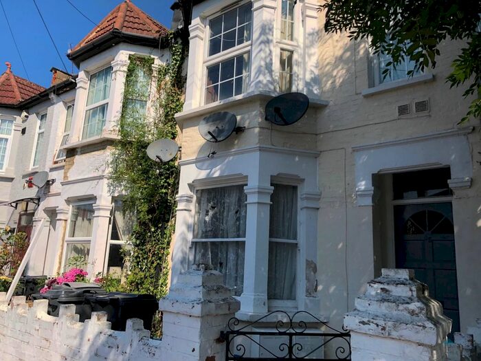 1 Bedroom Flat To Rent In Albion Road, Hounslow, TW3