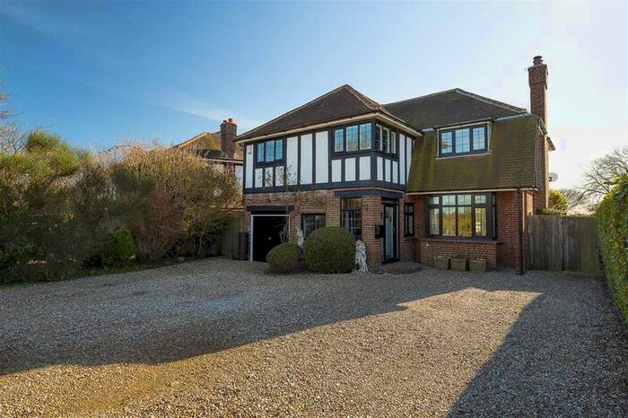 4 Bedroom Detached House For Sale In Mariners, Sandown Road, Sandwich, CT13