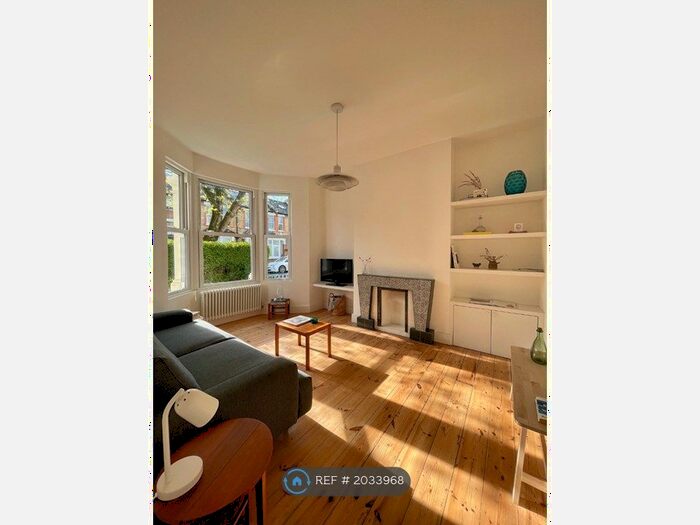 2 Bedroom Flat To Rent In Leytonstone, London, E11