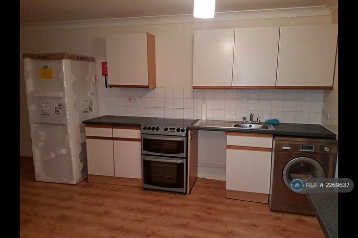 3 Bedroom Bungalow To Rent In St. Dunstans, Coffee Hall, Milton Keynes, MK6