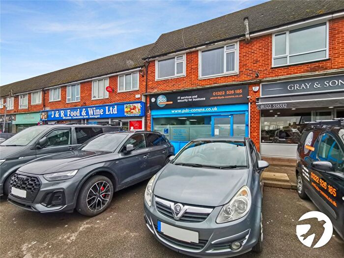 2 Bedroom Flat To Rent In Woodside Drive, Dartford, Kent, DA2