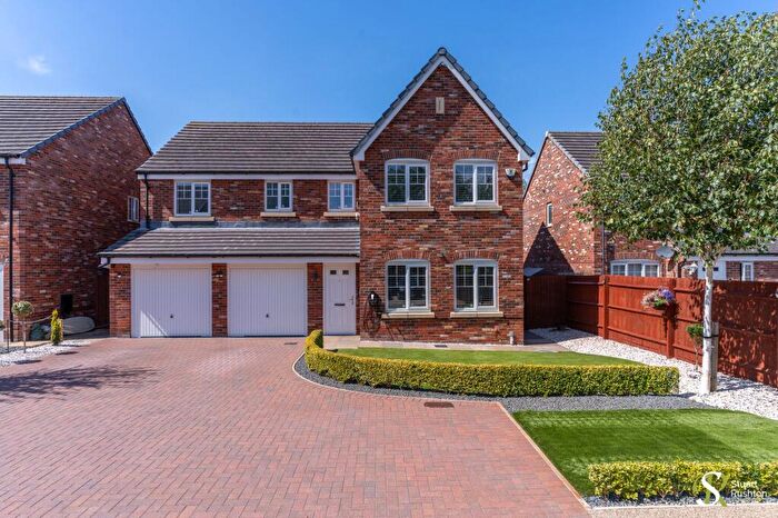 5 Bedroom Detached House For Sale In Well Field Close, Holmes Chapel, CW4