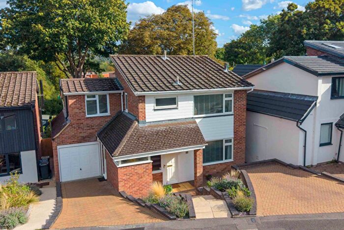 4 Bedroom Detached House For Sale In Quoitings Drive, Marlow, Buckinghamshire, SL7