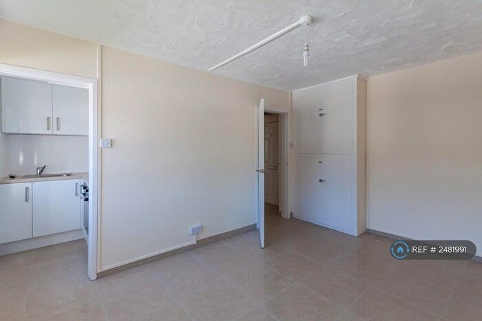 1 Bedroom Flat To Rent In The Hendre Flats, Brynmawr, Gwent, NP23